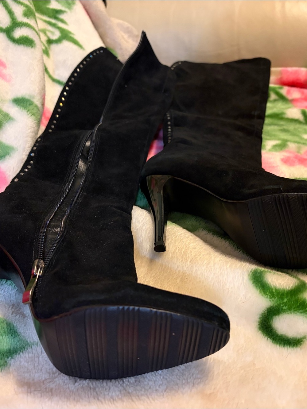 Women’s Black Suede Knee-High Stiletto Boots - Picture 2 of 7